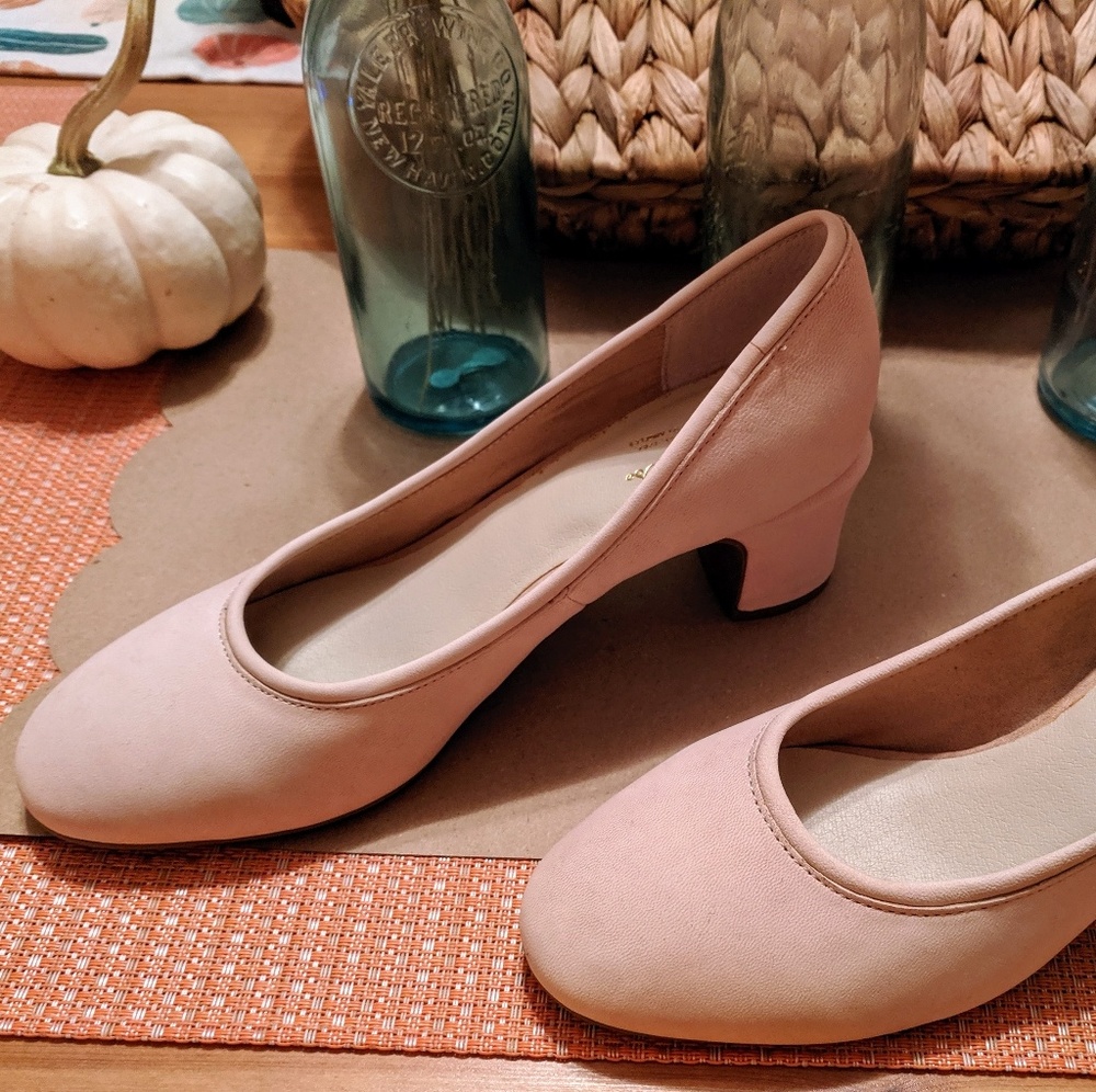 Seychelles light pink dress pump
